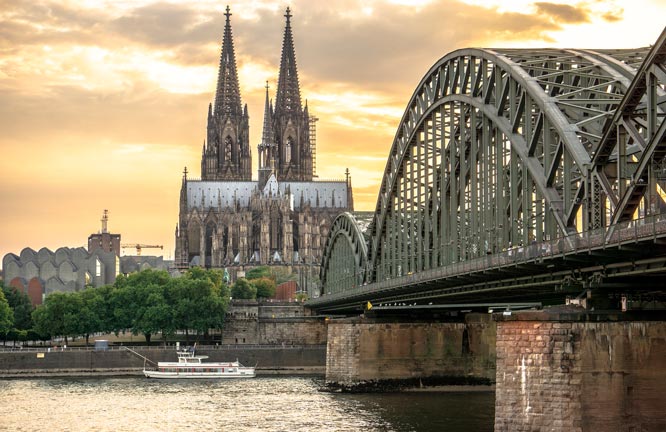 EFY.es Models in Koln